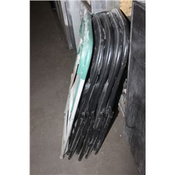 LOT OF 5 FOLDING CHAIRS