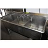 Image 1 : TRIPLE COMMERCIAL SINK, STAINLESS, W/ GREASE TRAP