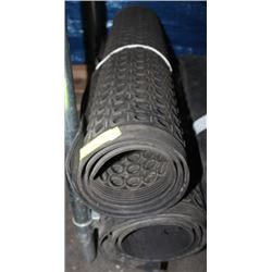 2 RUBBER MATS