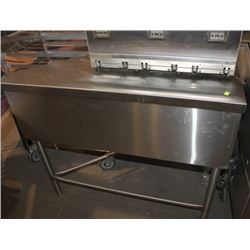 STAINLESS STEEL CORNER TABLE