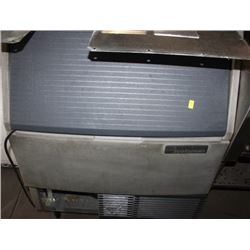 SCOTSMAN ICE MACHINE
