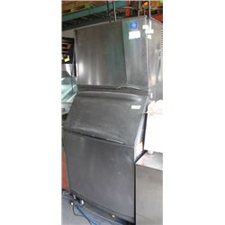 MANITOWOC 450LB HEAD WITH 750LB BIN ICE MAKER