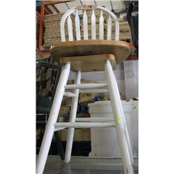 WHITE BARSTOOL