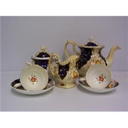 GAUDY WELSH TEA SERVICE, comprising 29 pieces - some damage. Tulip pattern 80 - 120...