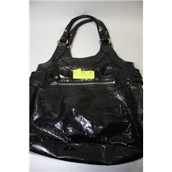BLACK GUESS PURSE