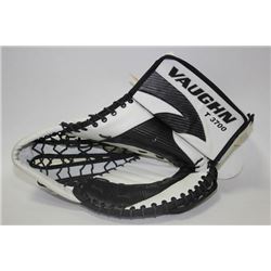 VAUGHN T3700 GOALIE GLOVE