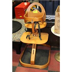 WOODEN HIGHCHAIR