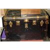 Image 1 : VINTAGE STORAGE TRUNK