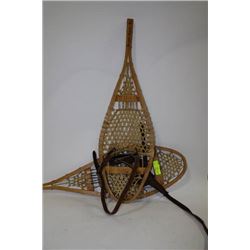 PAIR OF SNOW SHOES
