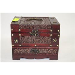 WOODEN ETCHED GLASS JEWELLRY BOX