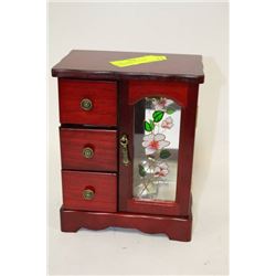 FLORAL JEWELLRY BOX W/ 5 PIECES OF JEWELLRY