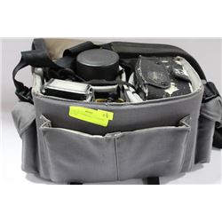 CASE OF CAMERAS & 3 LENSES & FLASH