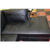 Image 3 : NEW BLACK LEATHER L SHAPED SECTIONAL