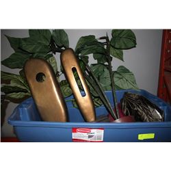 TOTE OF SHOWHOME ORNAMENTS AND ARTIFICIAL