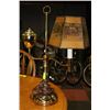 Image 1 : ESTATE VINTAGE LAMP