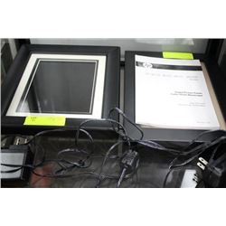2 DIGITAL PHOTO FRAMES