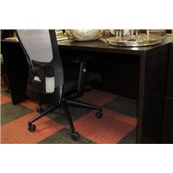 SHOWHOME OFFICE DESK W 2 DRAWER FILER AND