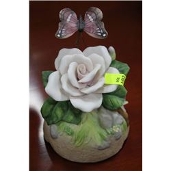 ESTATE PORCELAIN MUSICAL BUTTERFLY FLOWER
