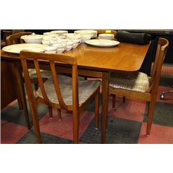 ESTATE WOOD TONE TABLE W 4 SIDECHAIRS