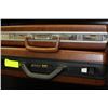 Image 1 : 2 VINTAGE SAMSONITE BREIFCASES