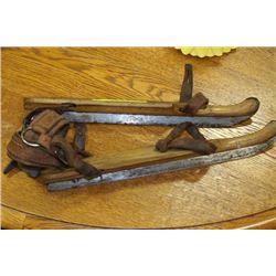 VINTAGE STRAP-ON SKATES
