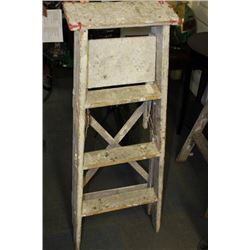 4FT WOOD LADDER