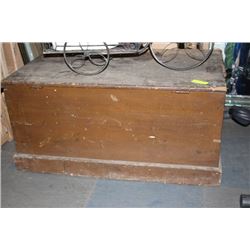 VINTAGE STORAGE TRUNK