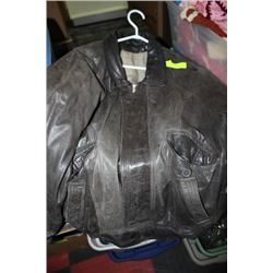 MEN'S 38-40 LEATHER BOMBER JACKET