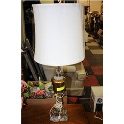 ESTATE GOLD TONE LAMP