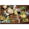 Image 1 : ESTATE BOX W POTPOURRI AND FROG ORNAMENTS ETC