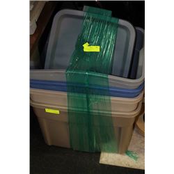 RUBBERMAID TOTES W/ LIDS X4