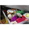 Image 1 : PLASTIC TOTE W TY COLLECTOR BEANIE BABIES