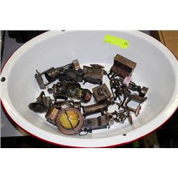 VINT. ENAMEL ROASTING PAN W MINI PENCIL SHARPENER