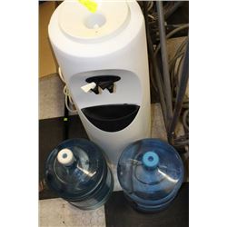 KELVIN HOT/COLD WATER COOLER WITH 2 18.9L BOTTLES