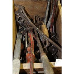 BOX OF ASSORTED HAND TOOLS