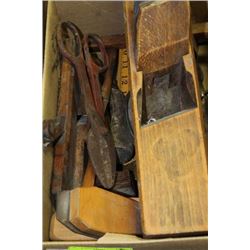 BOX OF ASSORTED HAND TOOLS