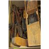Image 1 : BOX OF ASSORTED HAND TOOLS