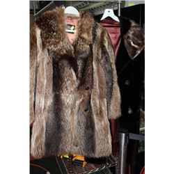 ESTATE 2 FUR COATS WITH DAMAGE