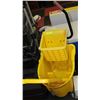 Image 1 : RUBBERMAID COMMERCIAL MOP PAIL