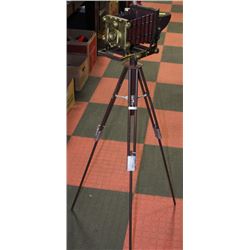 REPLICA CAMERA ON TRIPOD