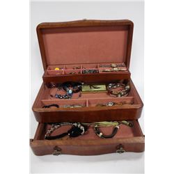 JEWELLERY BOX WITH CONTENTS