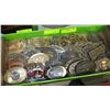Image 1 : LOT OF 30 BELT BUCKLES