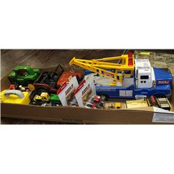 LOT OF 12 COLLECTIBLE TRACTORS / TRUCKS