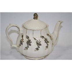 SADLER ENGLISH TEAPOT