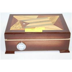 HUMIDOR CIGAR BOX