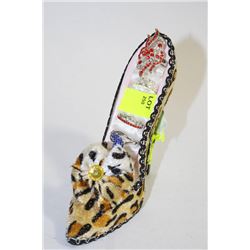 JEWELLERY DISPLAY WITH CONTENTS