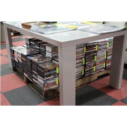 WHITE GLASSTOP KITCHEN TABLE