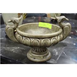SMALL BIRD HANDLED FRUITBOWL/CENTER PIECE