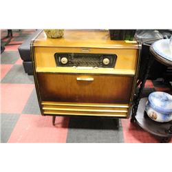 VINTAGE RADIO WITH RECORD PLAYER, AS-IS