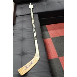 GORDIE HOWE KOHO 2210 PRO FIBRE SIGNED HOCKEY